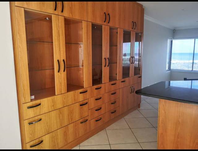 4 BEDROOM PROPERTY TO RENT IN BEACHFRONT